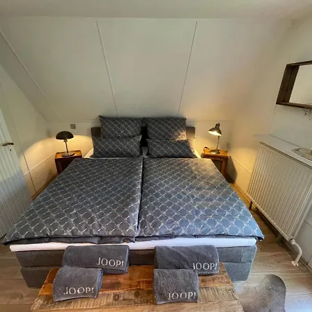 Mit Teich Auf 16.000m² In Der Holiday home